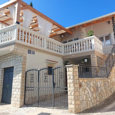 Holiday Home Peran Grebastica Luaran gambar