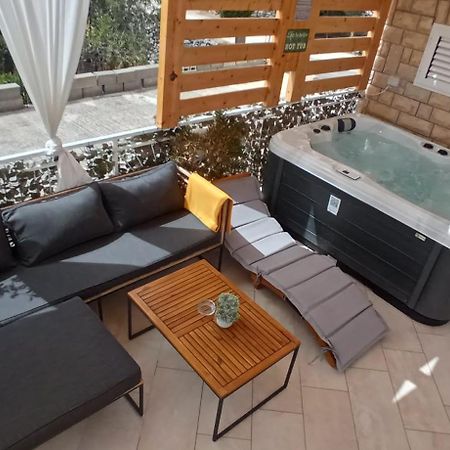 Holiday Home Peran Grebastica Luaran gambar