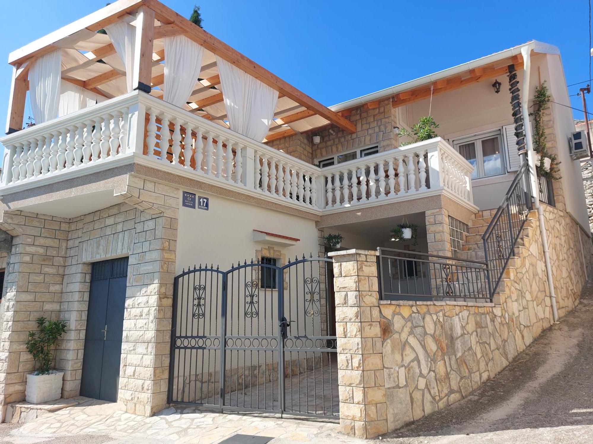 Holiday Home Peran Grebastica Luaran gambar