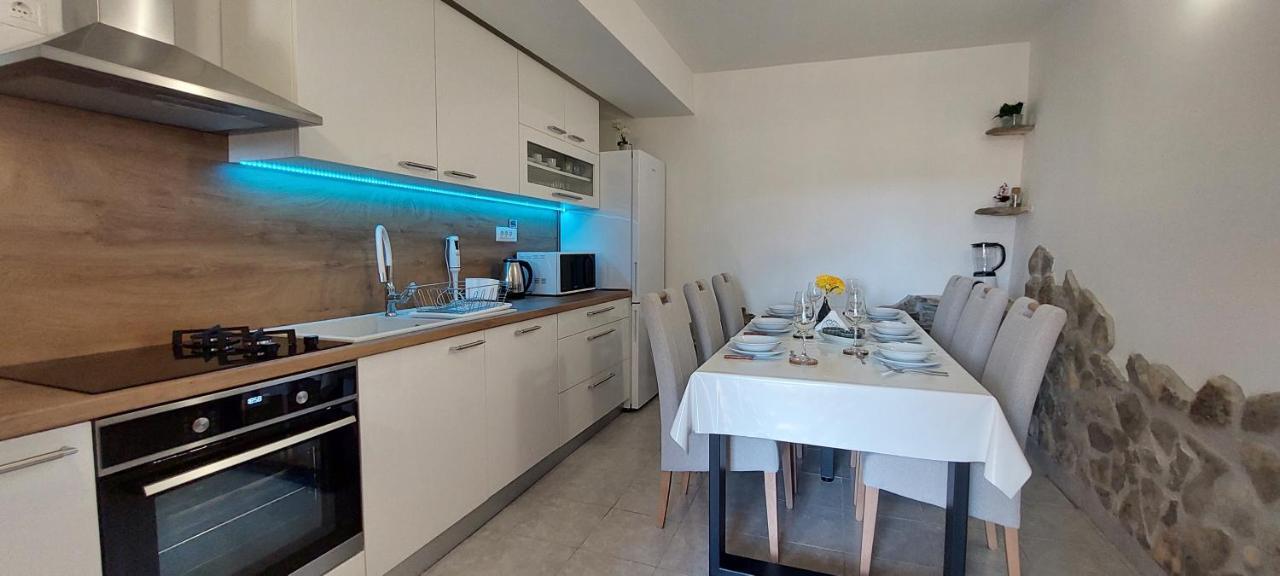 Holiday Home Peran Grebastica Luaran gambar