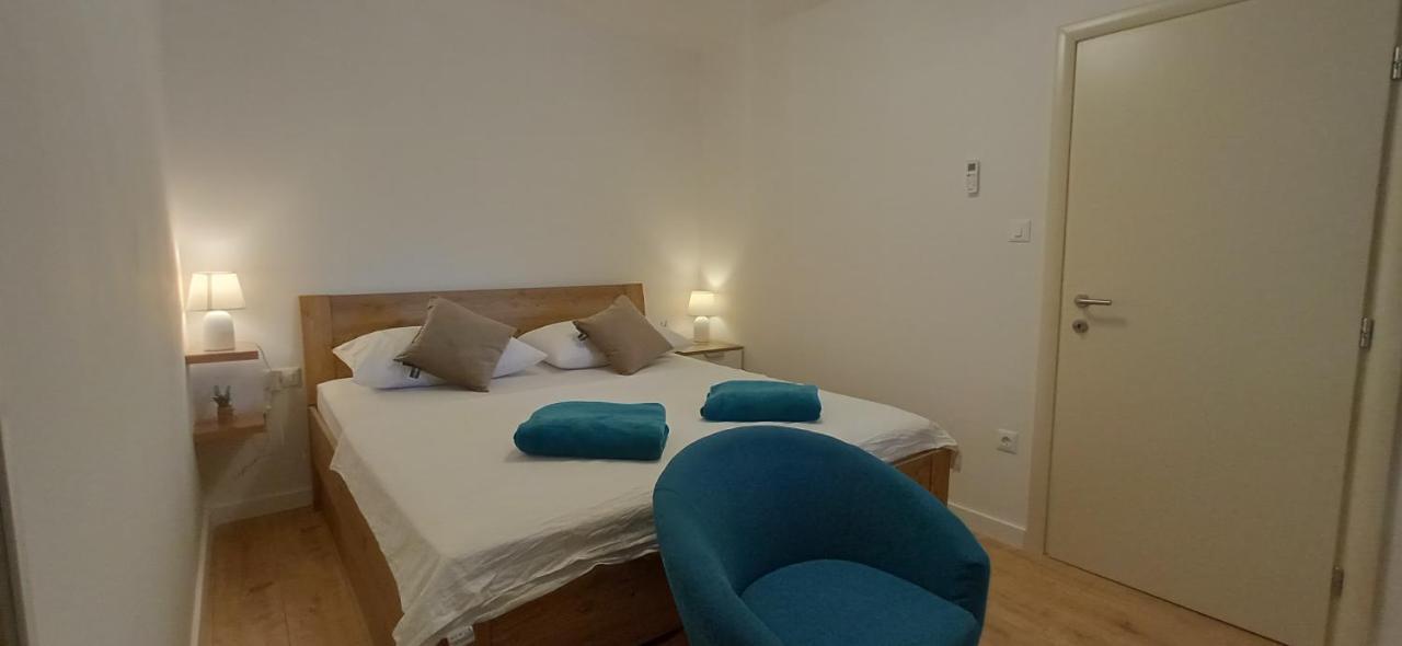 Holiday Home Peran Grebastica Luaran gambar