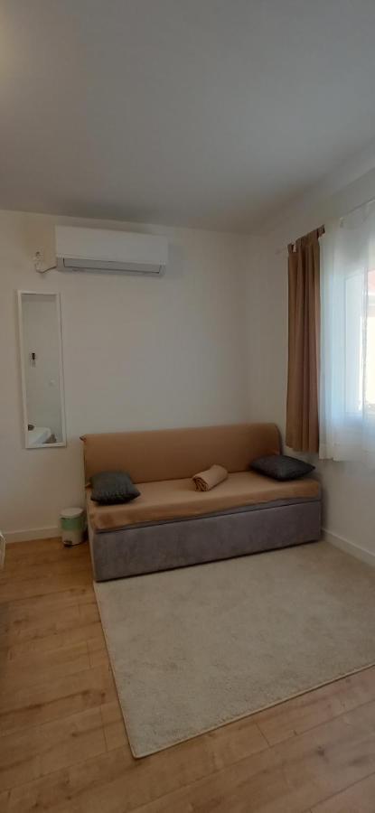 Holiday Home Peran Grebastica Luaran gambar