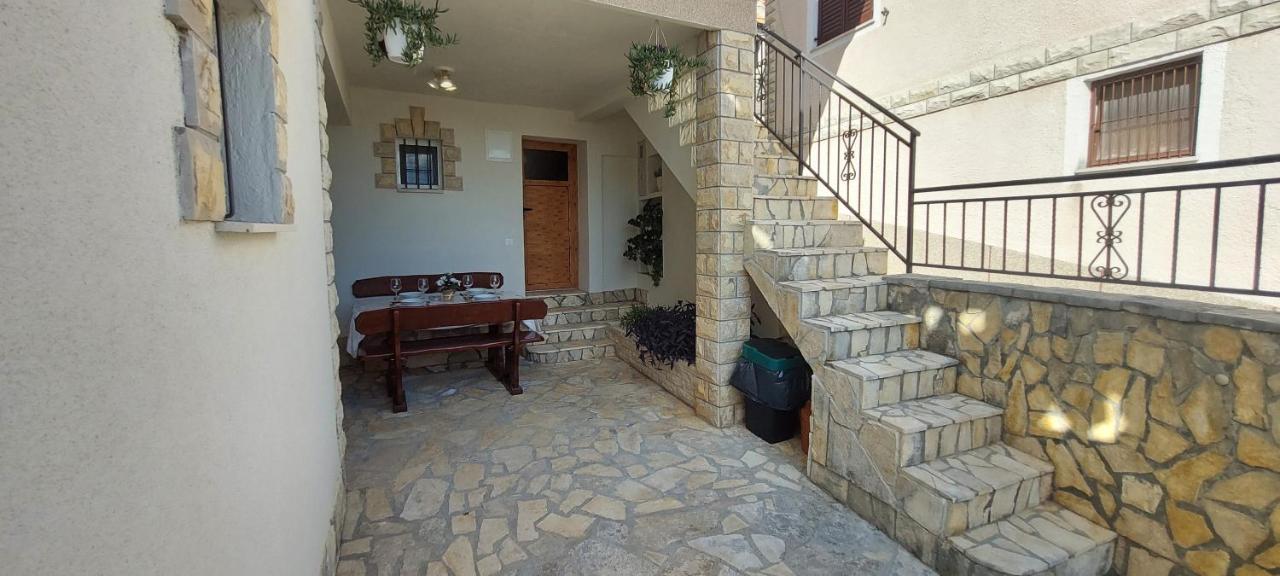 Holiday Home Peran Grebastica Luaran gambar