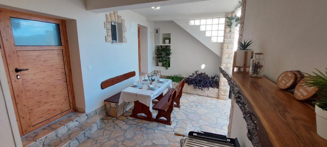 Holiday Home Peran Grebastica Luaran gambar