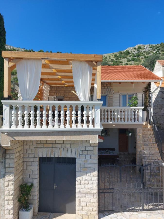 Holiday Home Peran Grebastica Luaran gambar