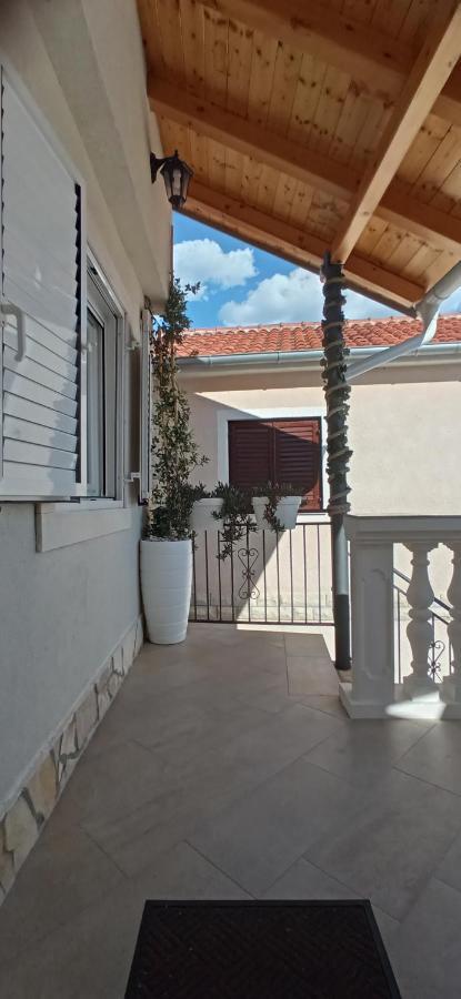 Holiday Home Peran Grebastica Luaran gambar