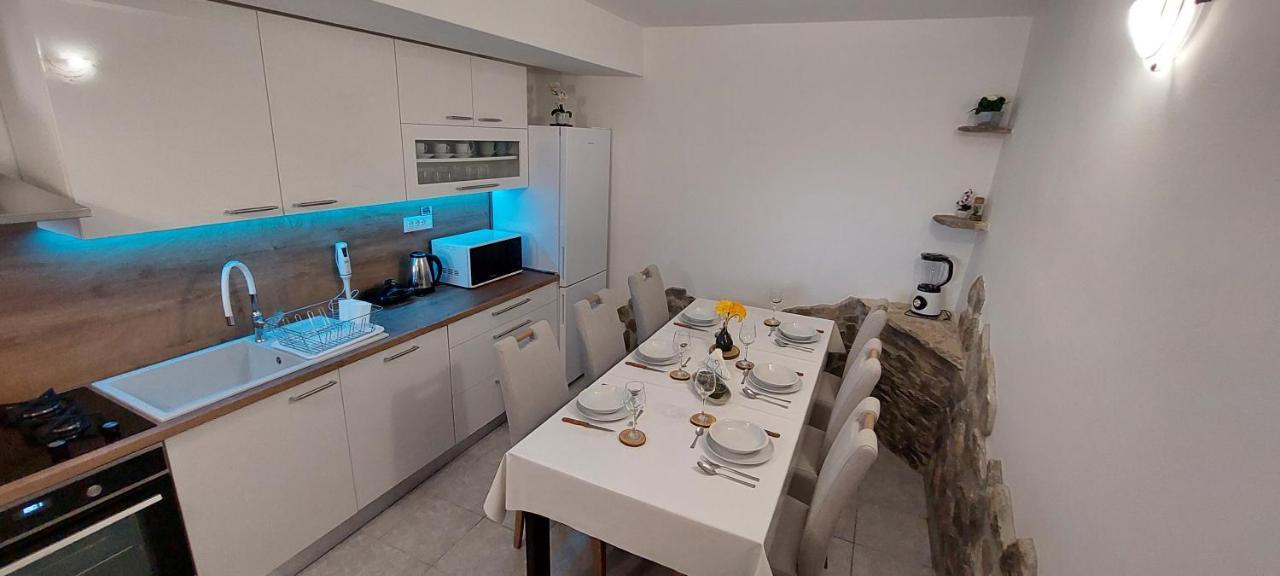 Holiday Home Peran Grebastica Luaran gambar
