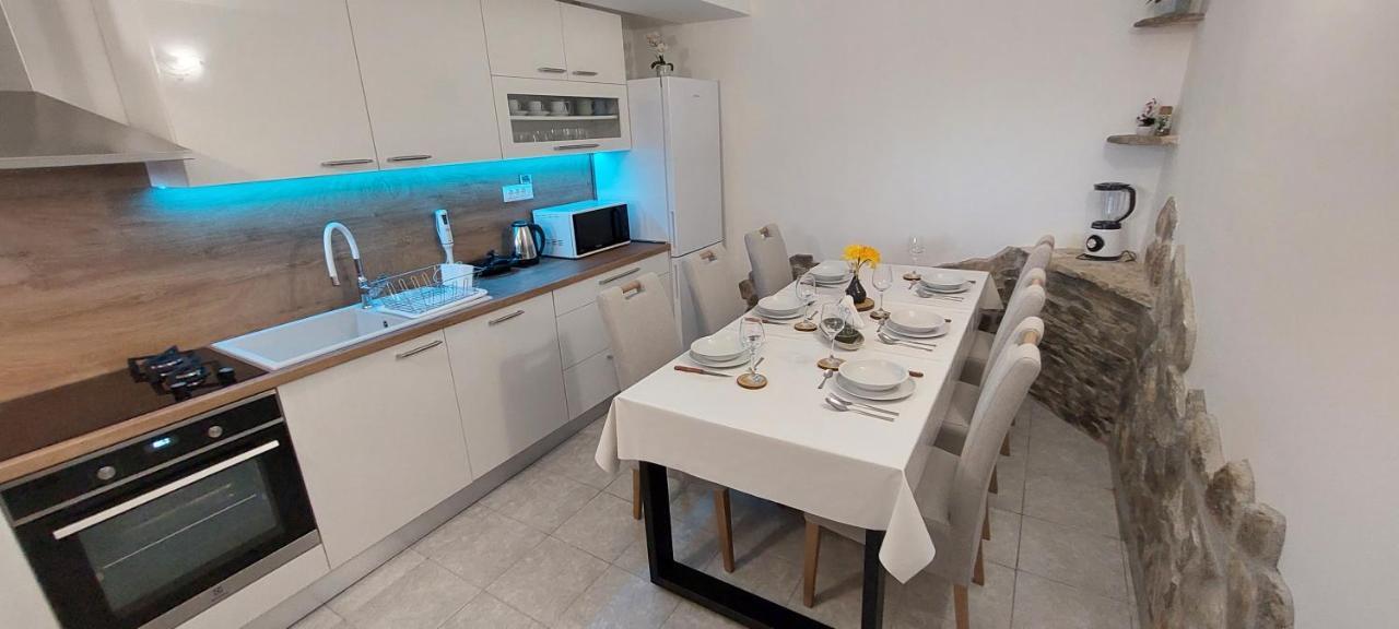 Holiday Home Peran Grebastica Luaran gambar
