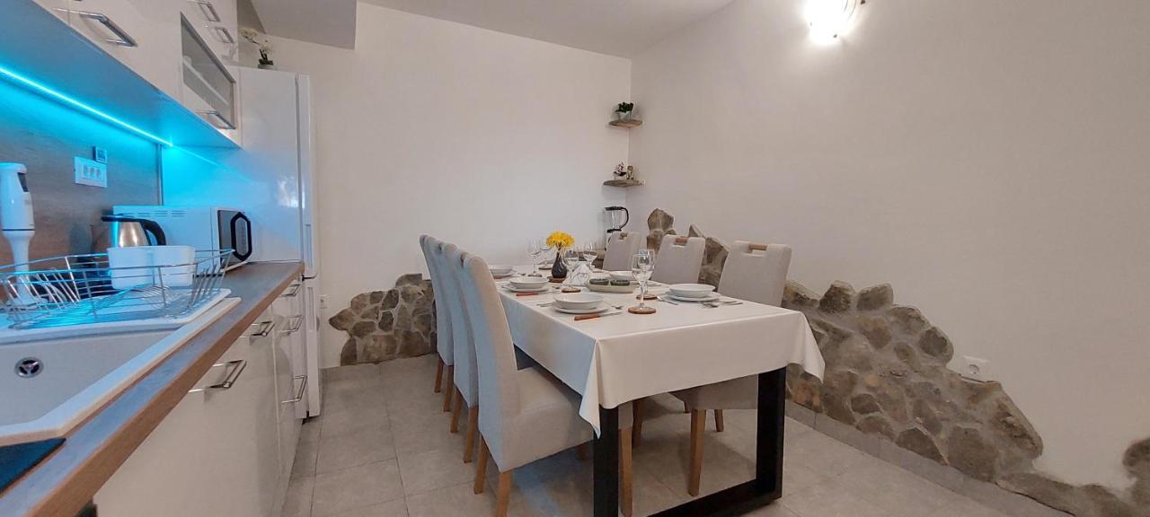 Holiday Home Peran Grebastica Luaran gambar