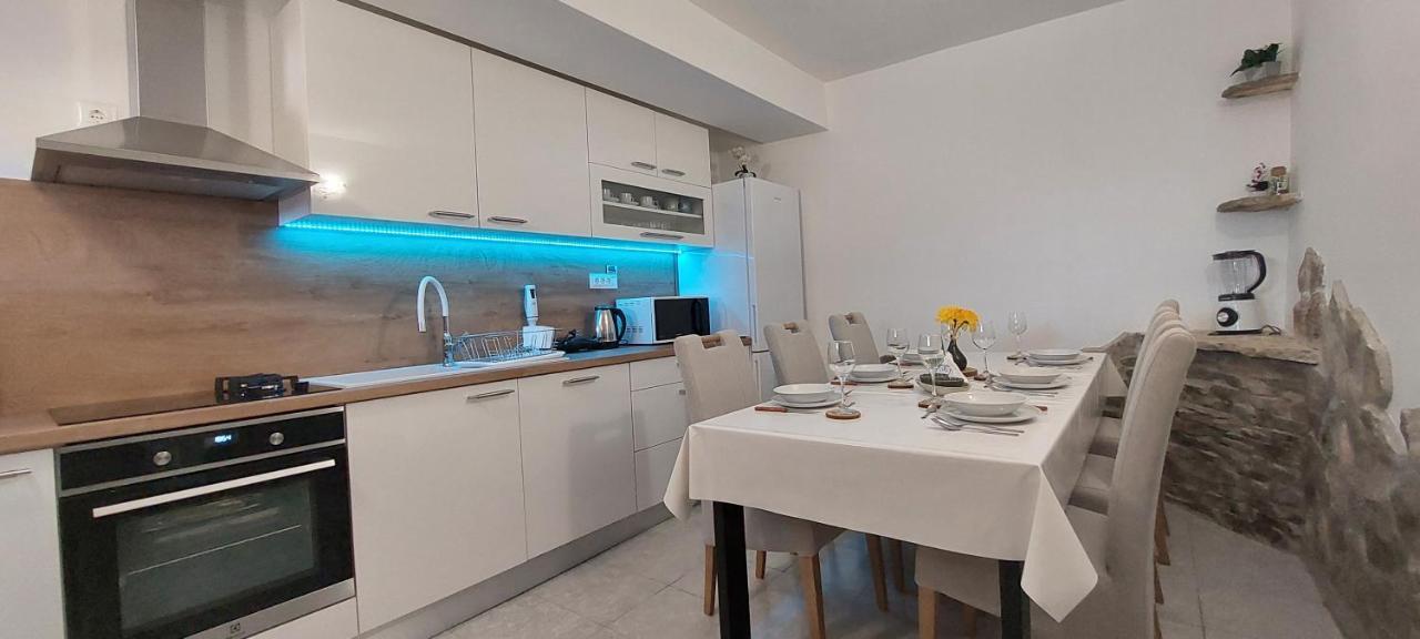 Holiday Home Peran Grebastica Luaran gambar