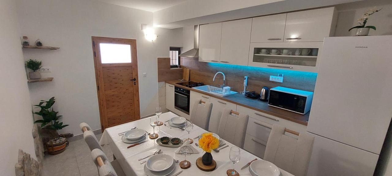 Holiday Home Peran Grebastica Luaran gambar