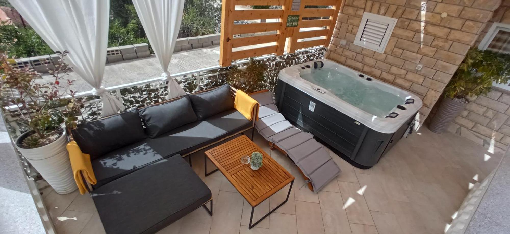 Holiday Home Peran Grebastica Luaran gambar